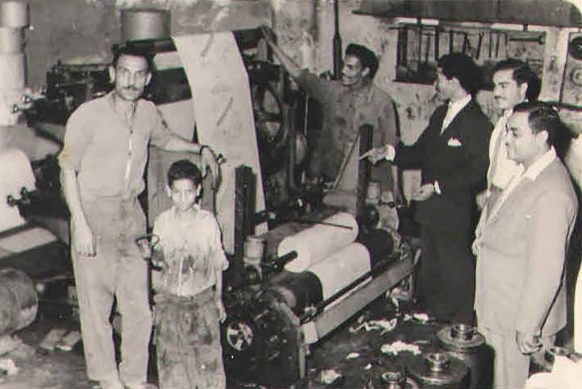 Inside an ELK factory in Cairo in 1940.