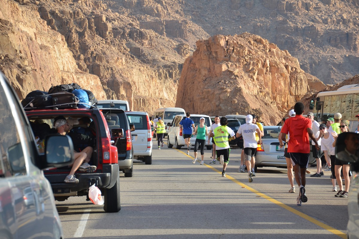 NYUAD Runners Travel to Jordan for 14th Annual Dead2Red Relay