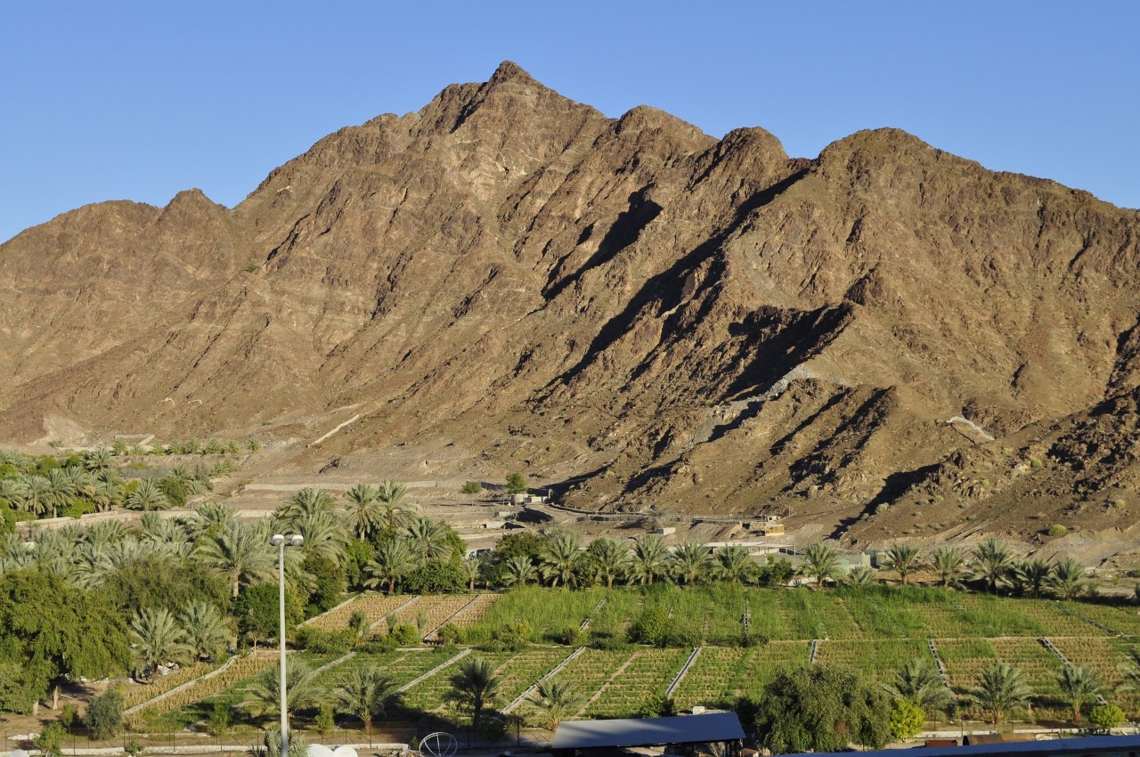 Desert meets mountain in Fujairah.