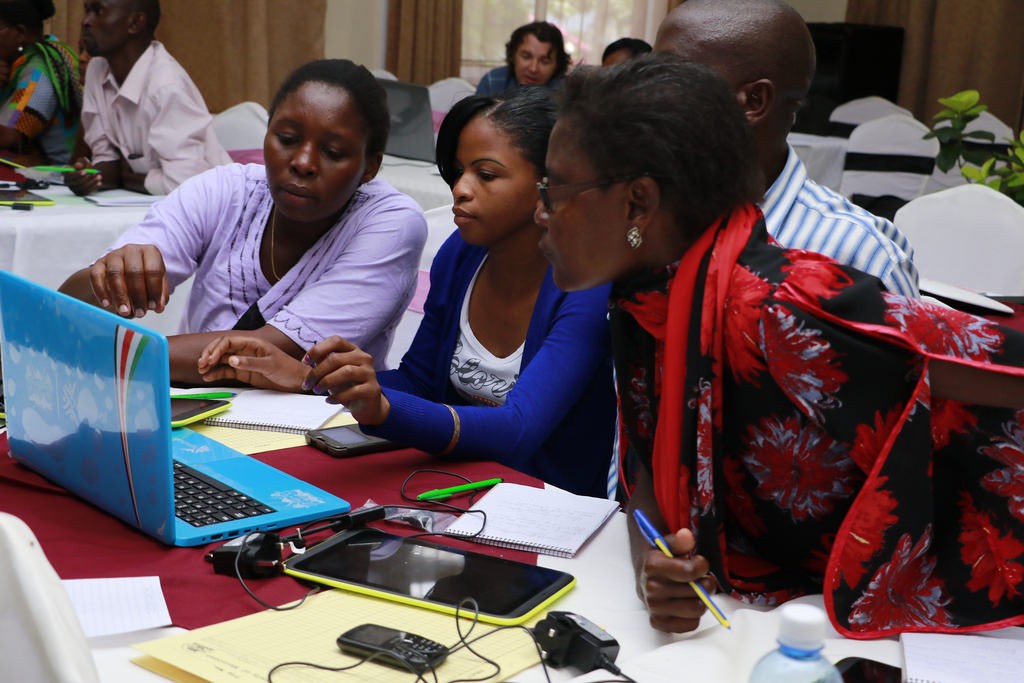 NYUAD Chemist Helps Bring Digital Courseware to Schools in Kenya