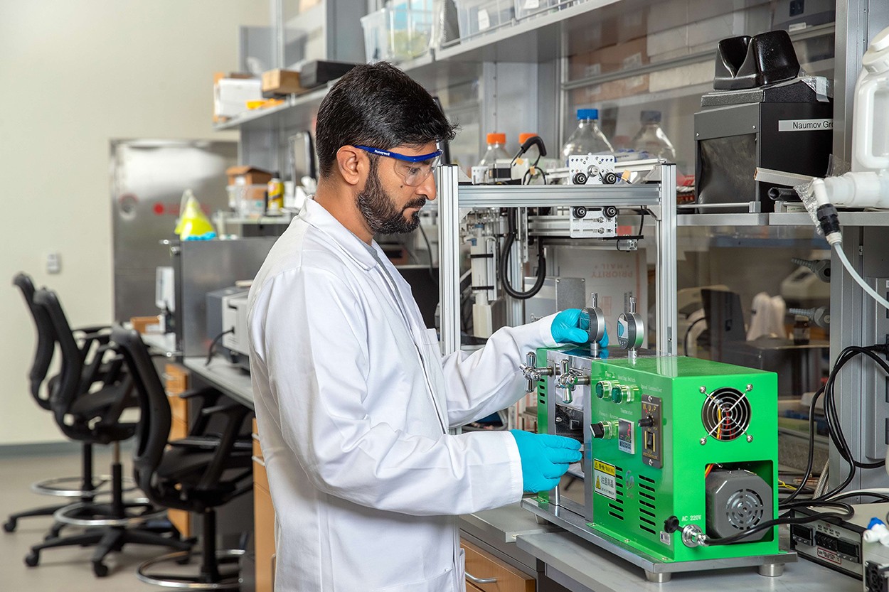 Breakthrough Organic Crystalline Material Repairs Itself in Extreme