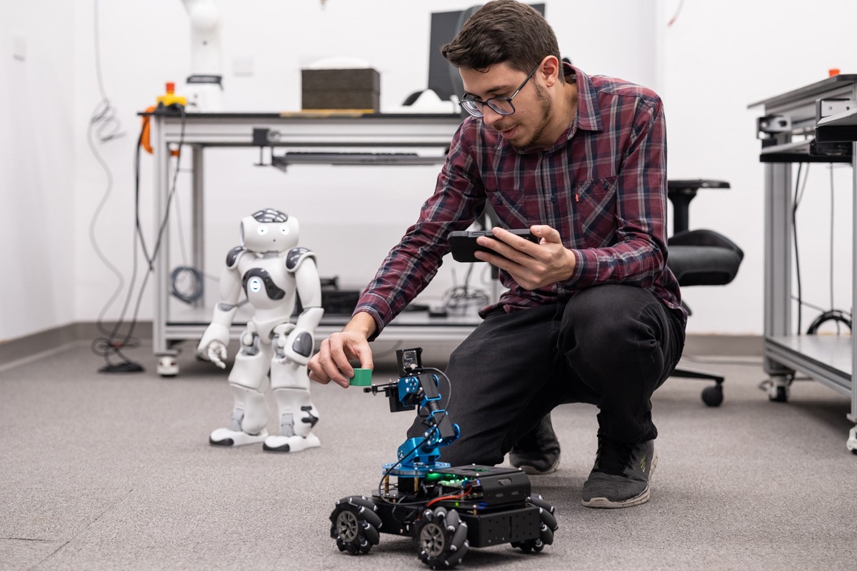 Building the Robot Workforce - NYU Abu Dhabi