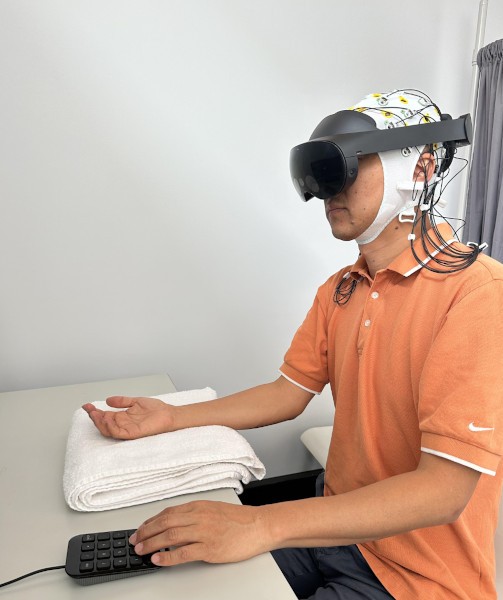 Machine learning models are utilized to develop cognitive interaction with robotic devices using brain imaging technologies such as Electroencephalography (EEG).