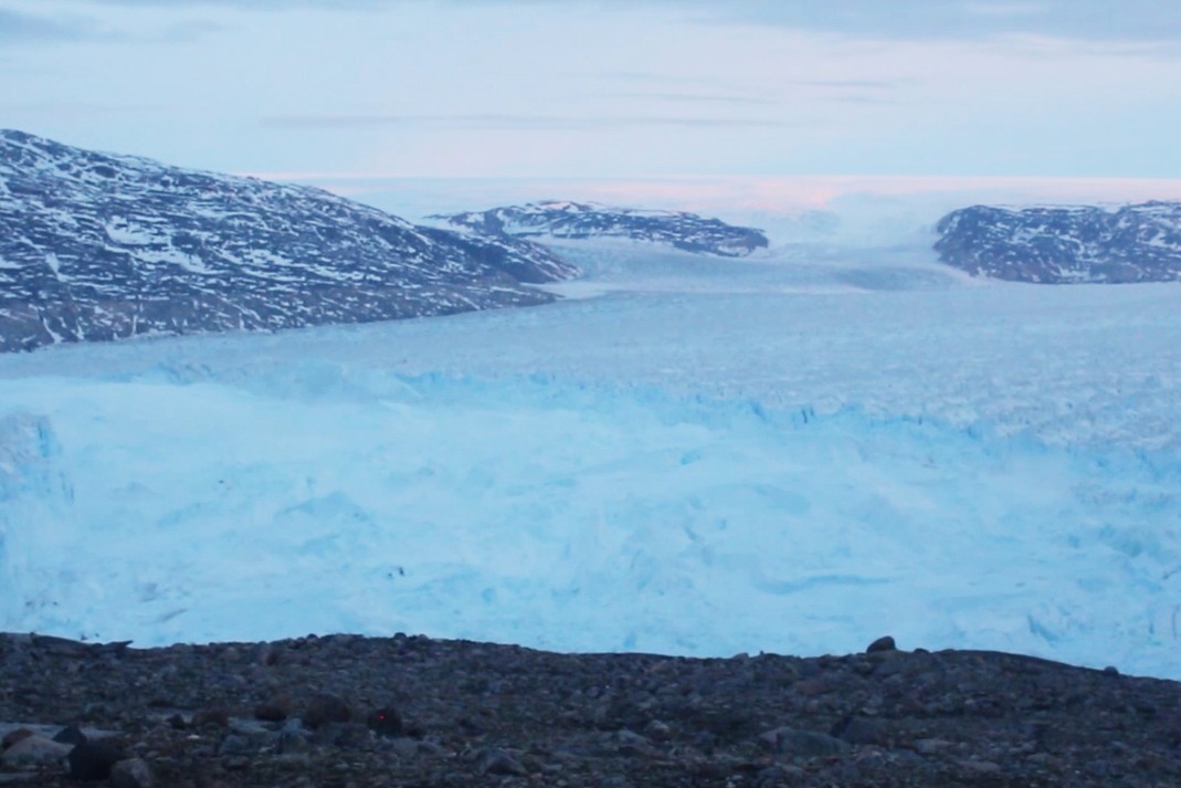 Scientists Capture Breaking of Glacier in Greenland