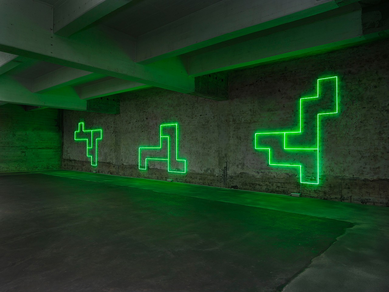 Title of Installation: In Green, in Line, in Pairs: Eleven Double Structures – Unfolding the Cube Material: Neon tubes green (12mm diameter) Dimensions: Dimensions variable in relation to space Exhibition: In situ: A Sequence of Works Berlin Tegel June 1 – 30, 2016